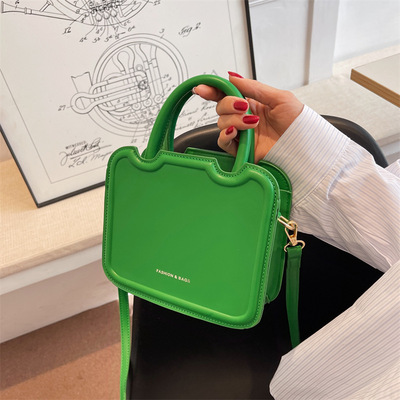 9555172都市简约通用款女包