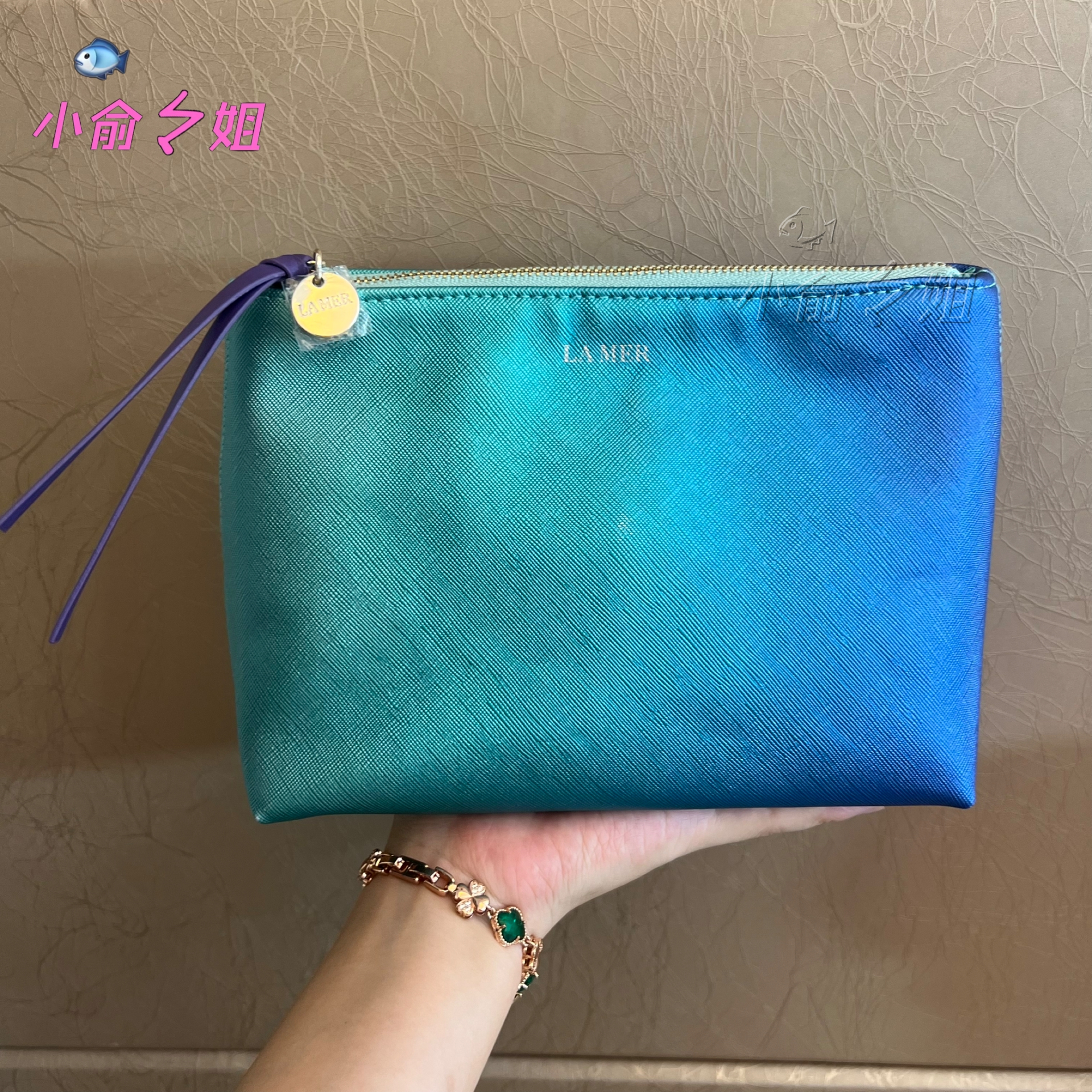 值得入！海篮芝迷蓝色渐变大容量PU包专柜新款化妆包手拿包收纳包