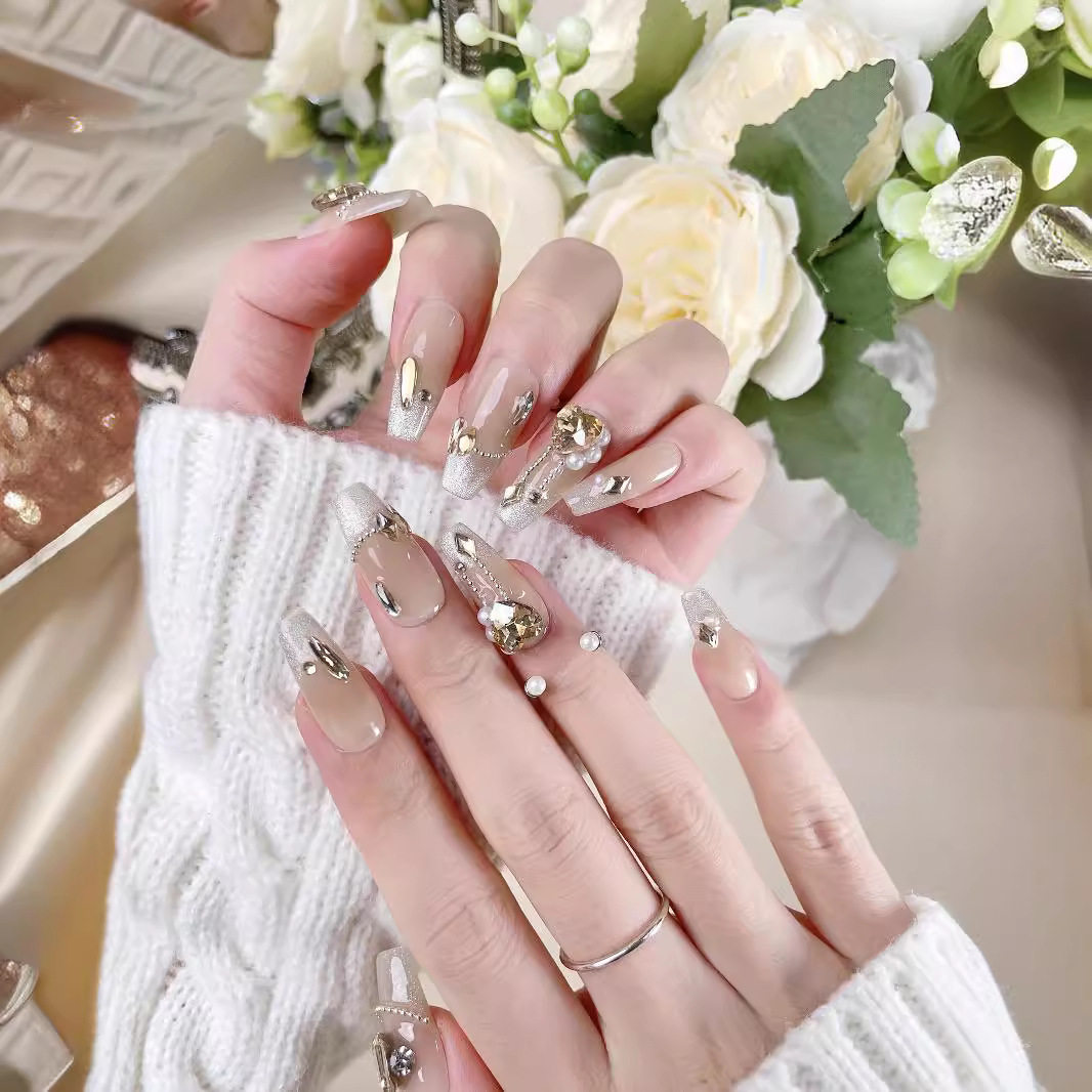 轻奢精品纯手工穿戴甲中长款爆闪香槟爱心满钻法式猫眼甲片可拆卸,彩妆/香水/美妆工具,穿戴甲/甲片,淘宝优惠券,粉丝福利购,淘宝优惠卷