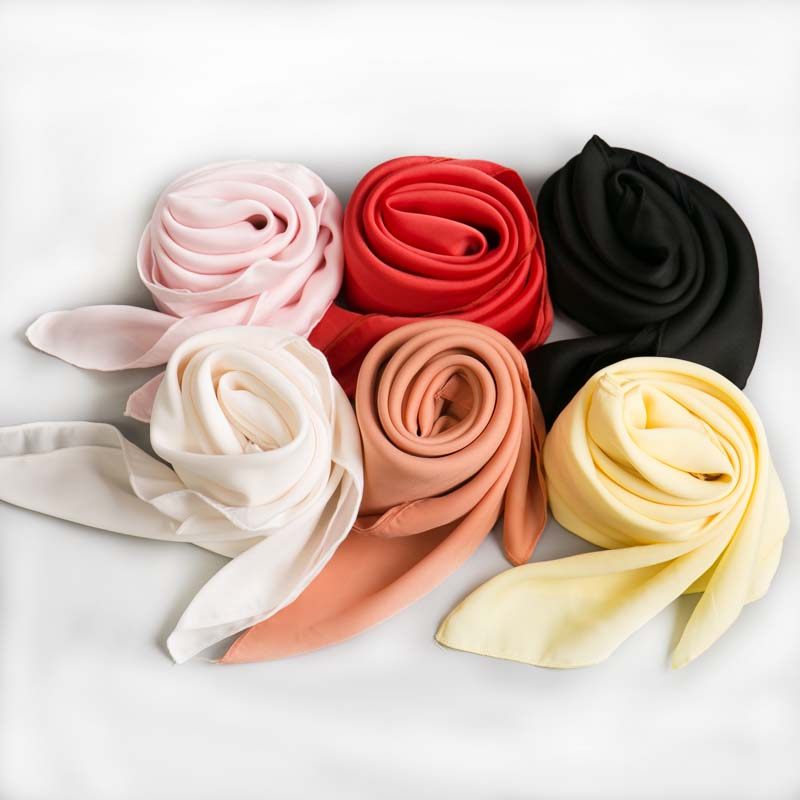 秋冬丝绸i百搭四方围巾纯色真丝小领巾纱巾丝巾头巾黑色小方巾女