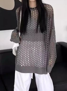 Round neck long sleeved hollowed out top纯色圆领长袖镂空上衣