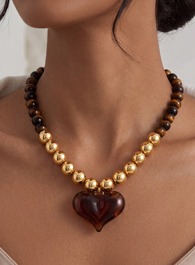 Cross-border amber heart-shaped pendant necklace跨境项链女士