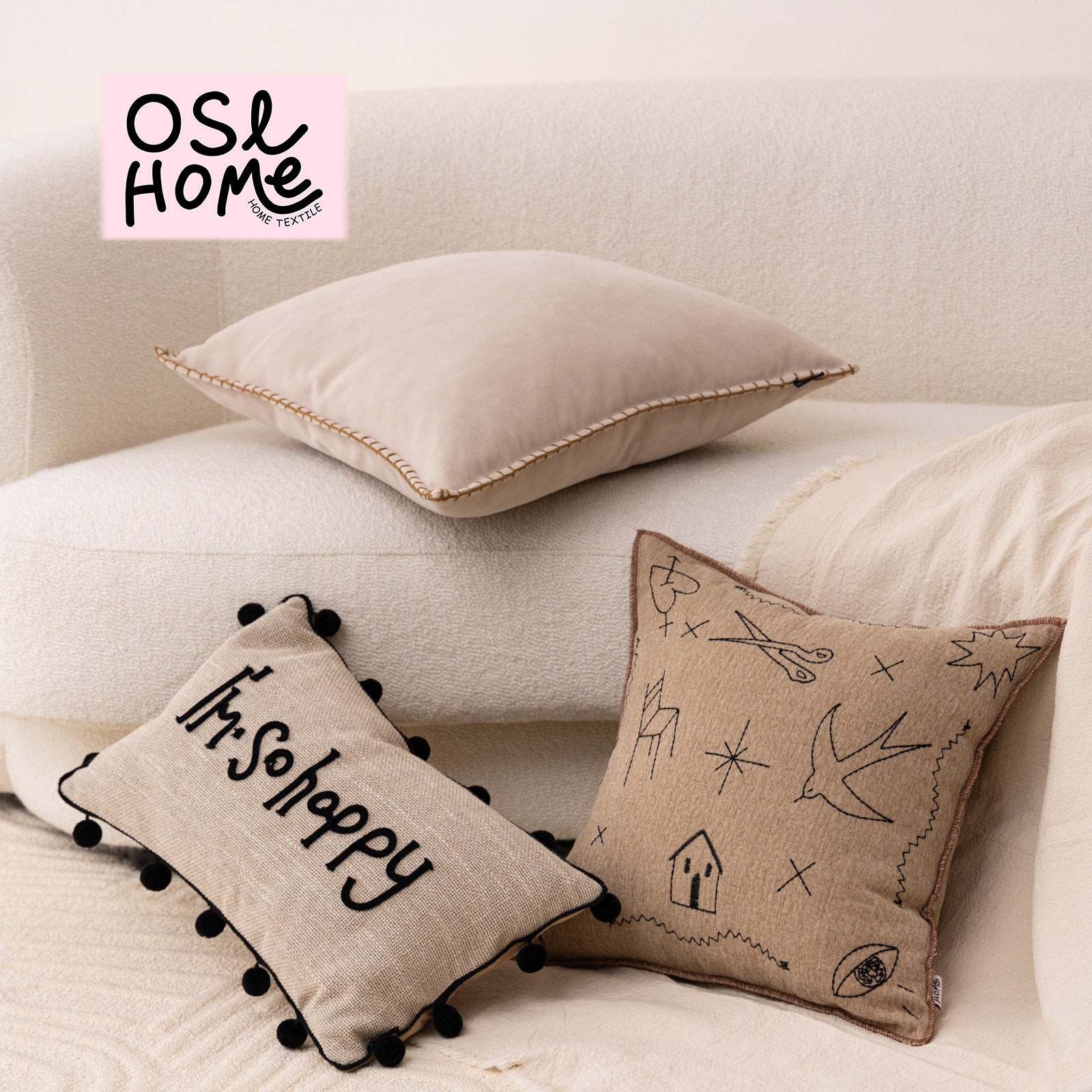 现代简约卡其色沙发抱枕腰枕