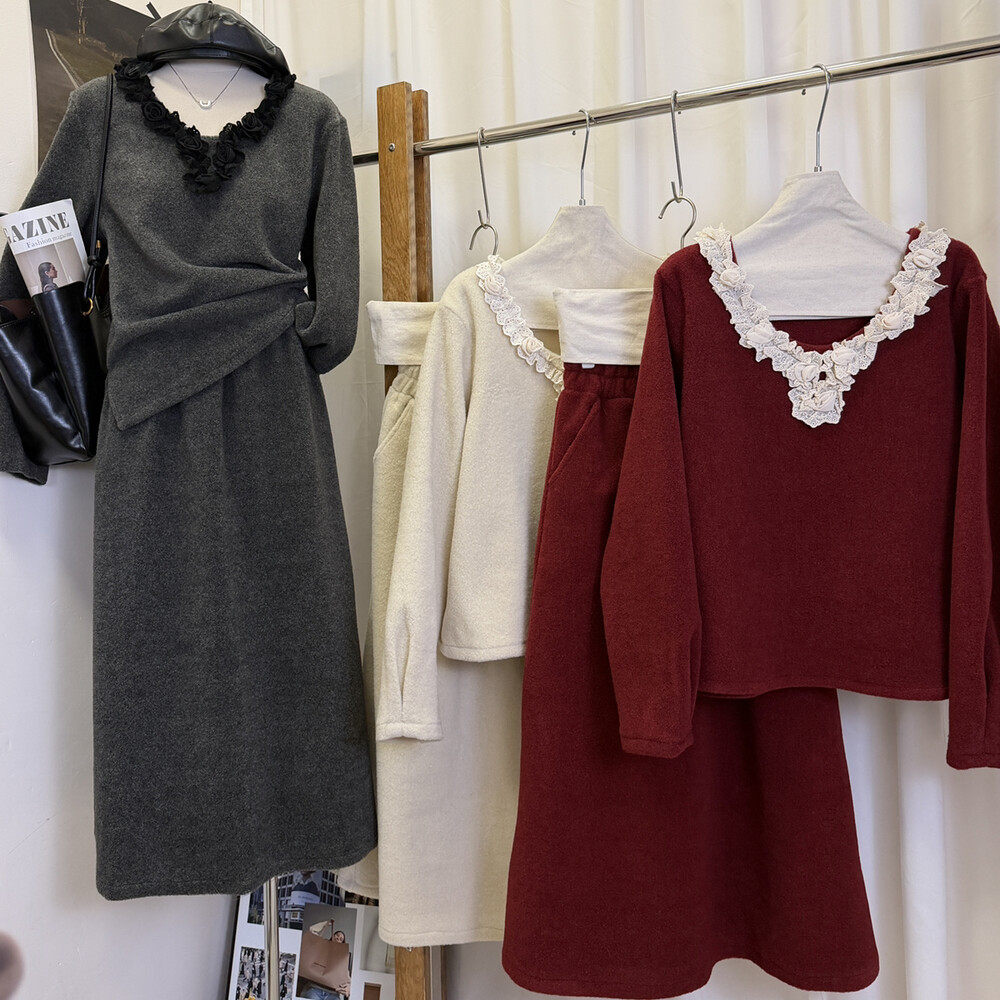 实体店同款时髦秋冬休闲风蕾丝领木耳边两件套装女气质显瘦套装