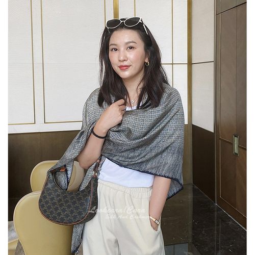 小香编织砂洗质感轻奢灰白色围巾