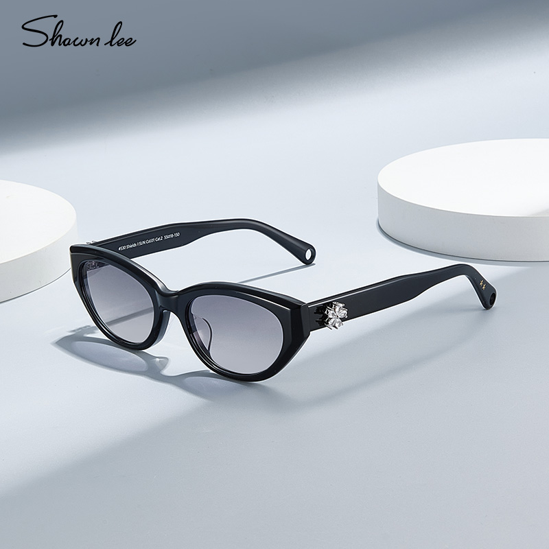 Shawnlee花朵耳钉墨镜