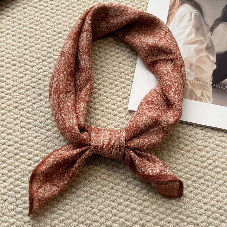 日系叠穿干山楂红文艺小领巾方巾
