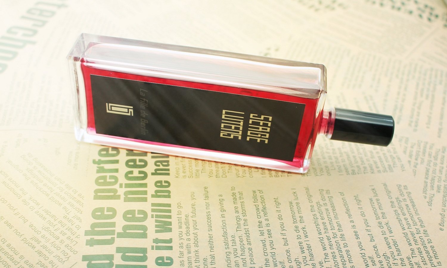 serge lutens芦丹氏孤儿怨孤女柏林少女修女前世今生大写檀香香水