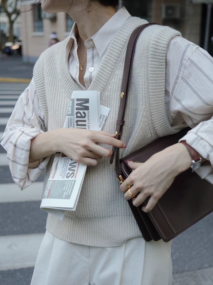 羊绒马甲女背心春秋新款修身针织衫无袖坎肩V领圆领羊毛短款马夹