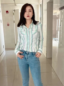 春装2025年新款上衣胖mm衬衣春秋外套设计感小众蓝白条纹女士衬衫