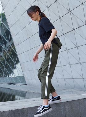 军绿色裤子女2025新款工装裤春秋小个子休闲哈伦运动大码女裤九分