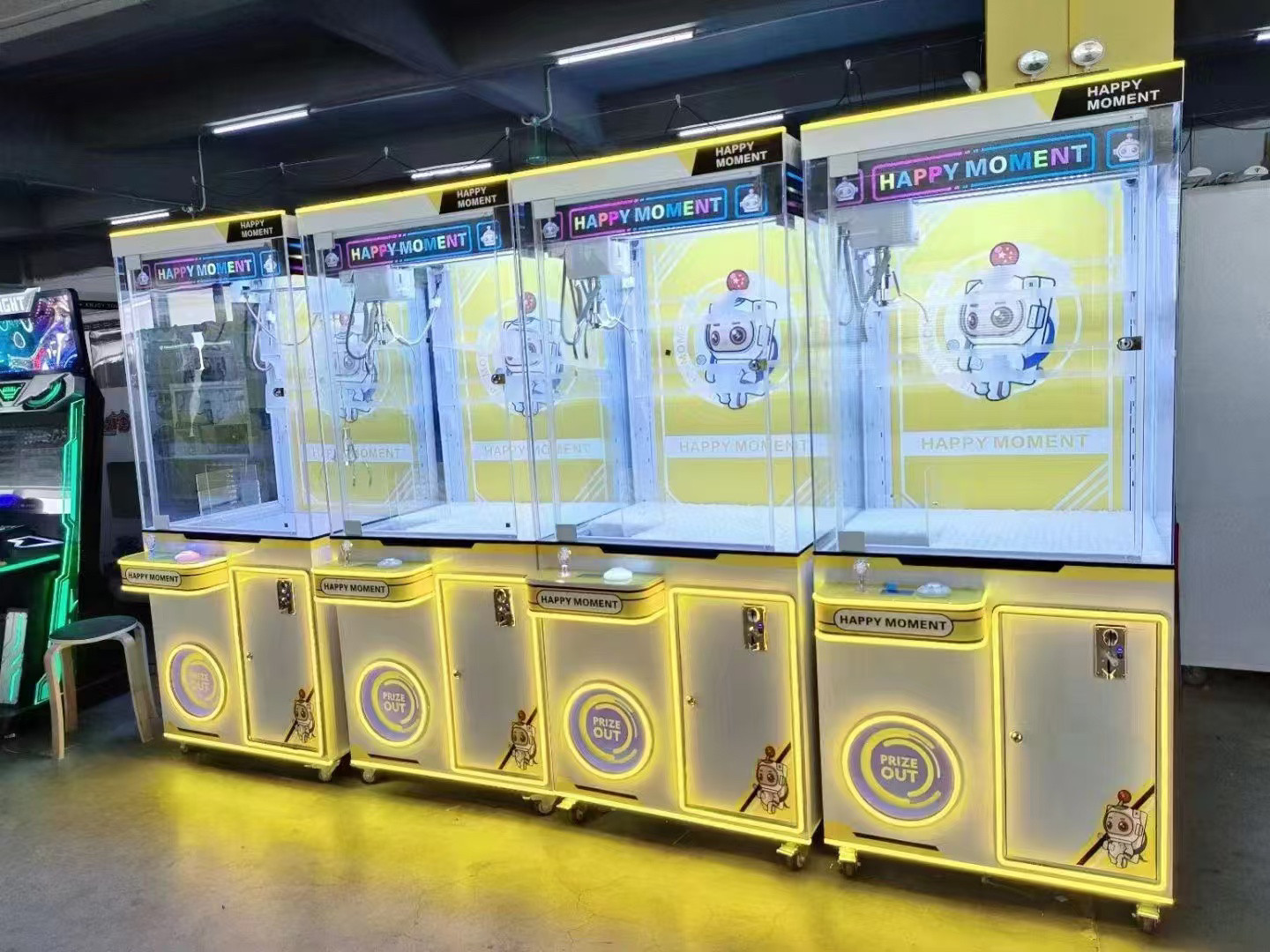 2025新款潮流娃娃机夹公仔夹机网红全透明抓超市门口娃娃机抓机