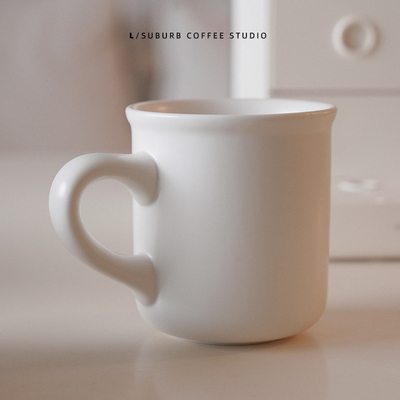 白色哑光陶瓷马克杯美式咖啡杯