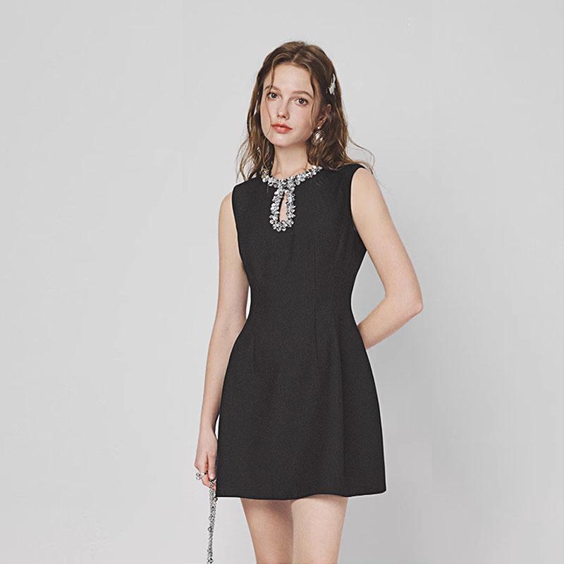 艾薇赫本风纯色小黑裙三标齐全