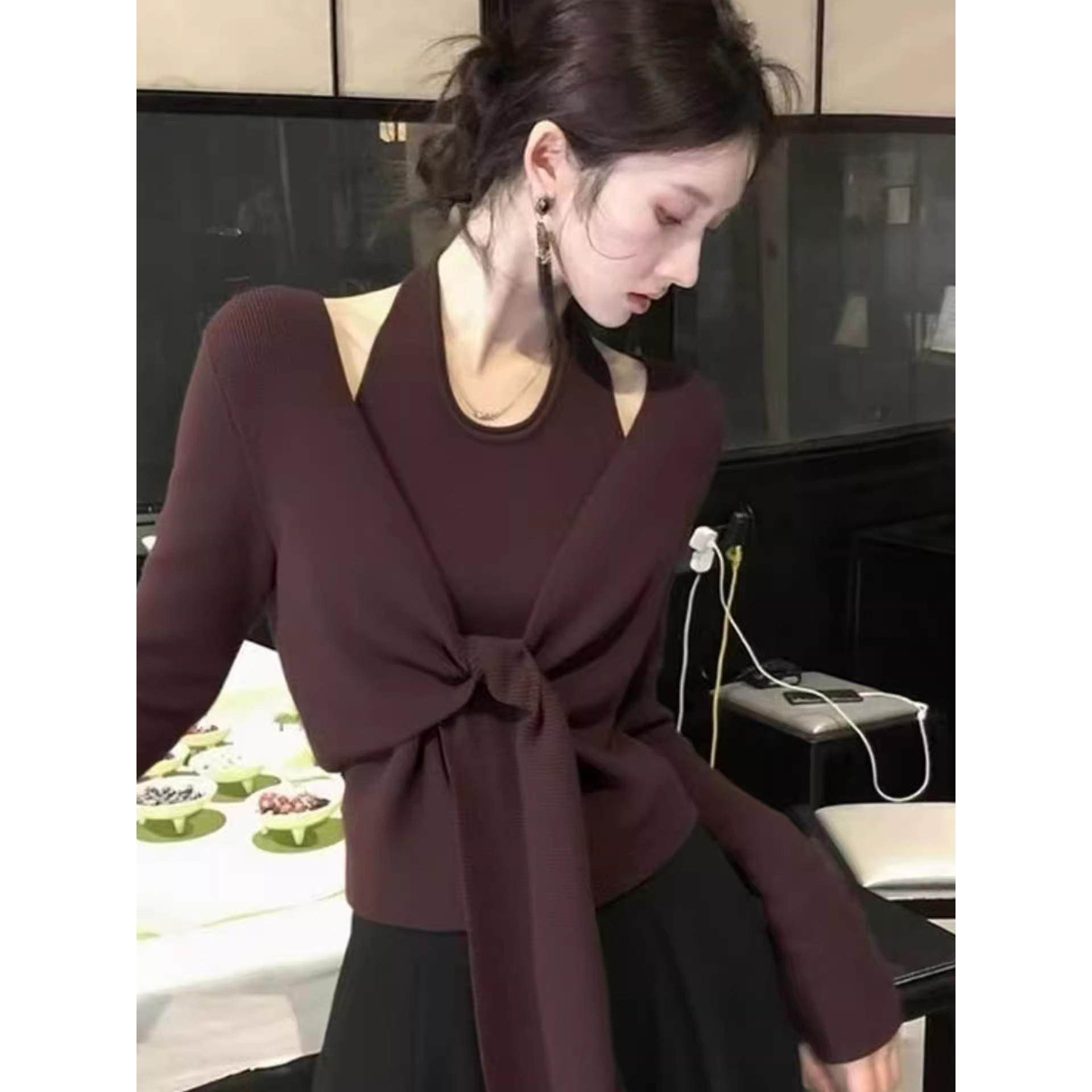 羊绒衫假两件挂脖绑带针织衫女秋冬韩系高级感咖啡色打底毛衣上衣