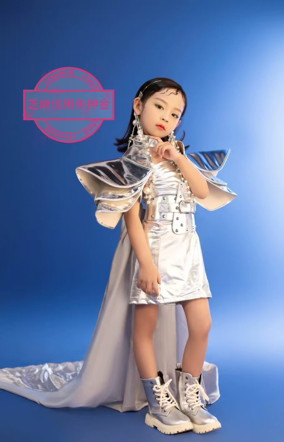 出租女童二十四节气白雪秀服租国潮仙剑奇侠元宇宙科技风潮服租赁