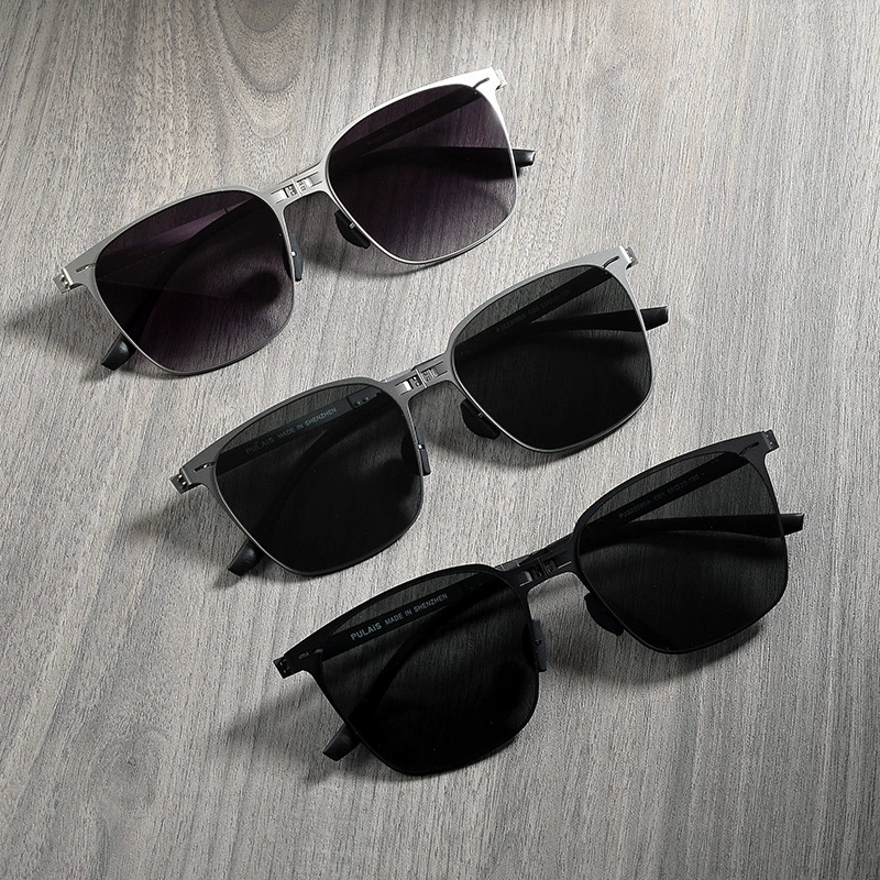 2025新款轻薄折叠太阳眼镜男不锈钢时尚超轻司机钓鱼驾驶复古墨镜