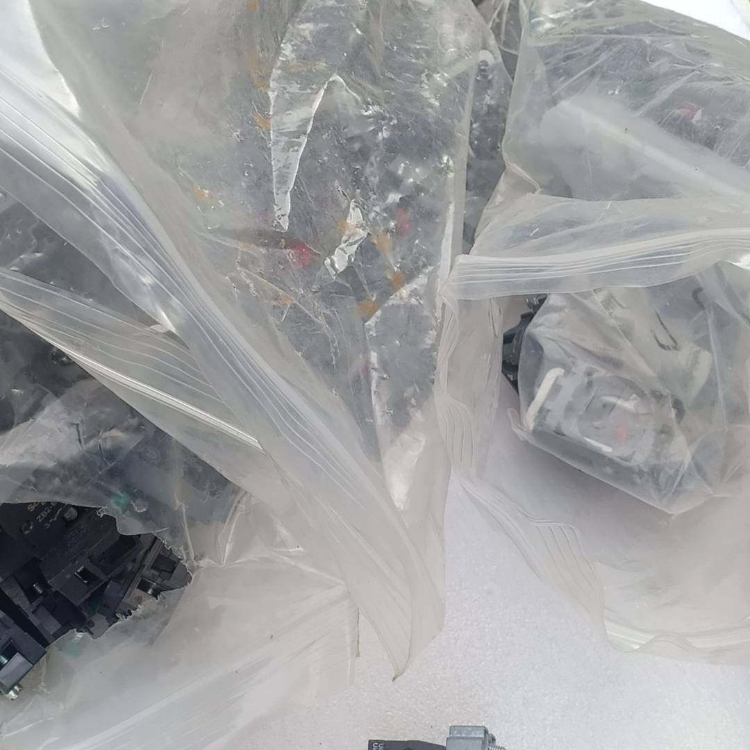 配件abb和触点ZBE-101和zb2-be101c和zb议价