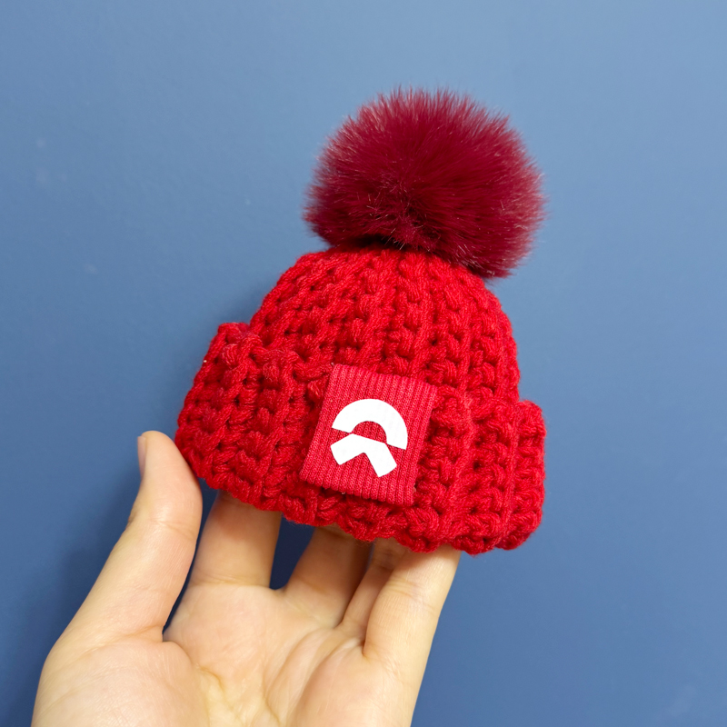 蔚来汽车nomi的帽子es6es78ec6ec7机器人中控台头装饰毛线帽摆件