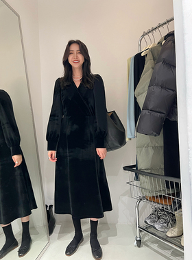 widelia陈姬儿秋冬长袖法式V领黑色丝绒连衣裙收腰显瘦长裙女9830