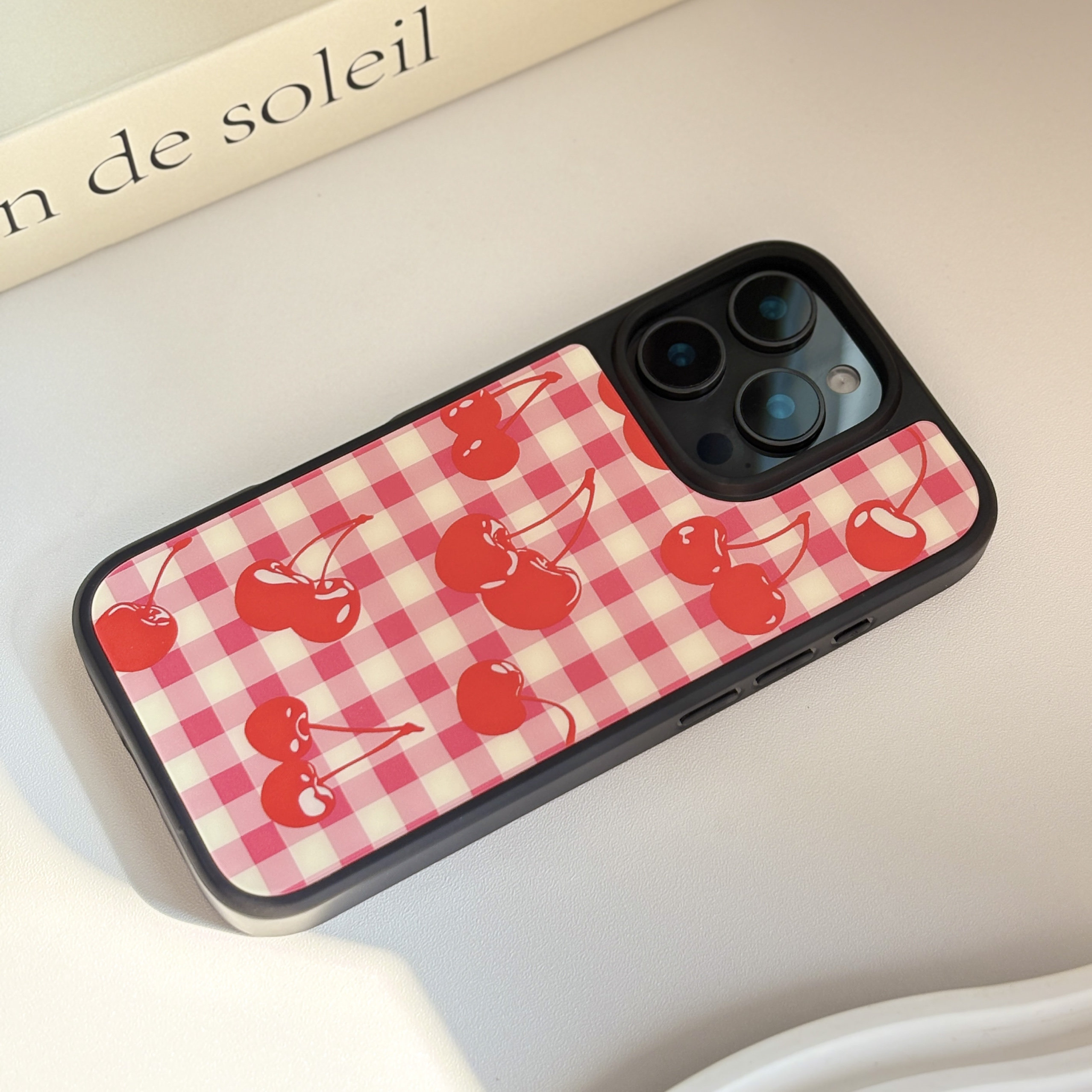 小众清新樱桃黑框磨砂磁吸手机壳适用苹果iPhone17promax手机壳16pro玻璃手机壳14pro全包13少女心甜美