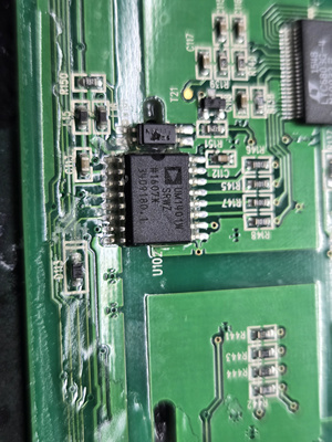 UM1401W ADUM1401WSRWZ 新能源充电机数字隔离器驱动芯片
