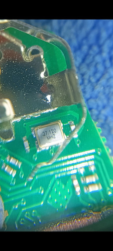 27.120M 27.120MHZ 27M 适用汽车电脑板常用晶振 无源晶振 4脚