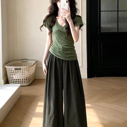 巨好看ootd穿搭一整套2026新款绿色短袖t恤女夏季阔腿裤两件套装