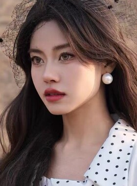 法式大珍珠气质赫本风女