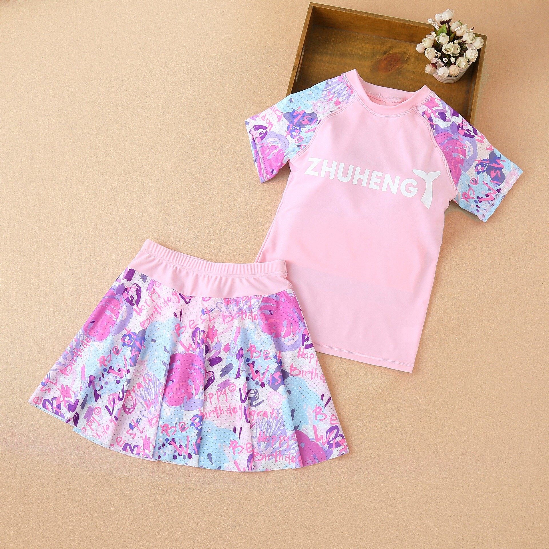 儿童泳衣2025年新款小女孩中大童分体游泳衣学生女童泳装套装