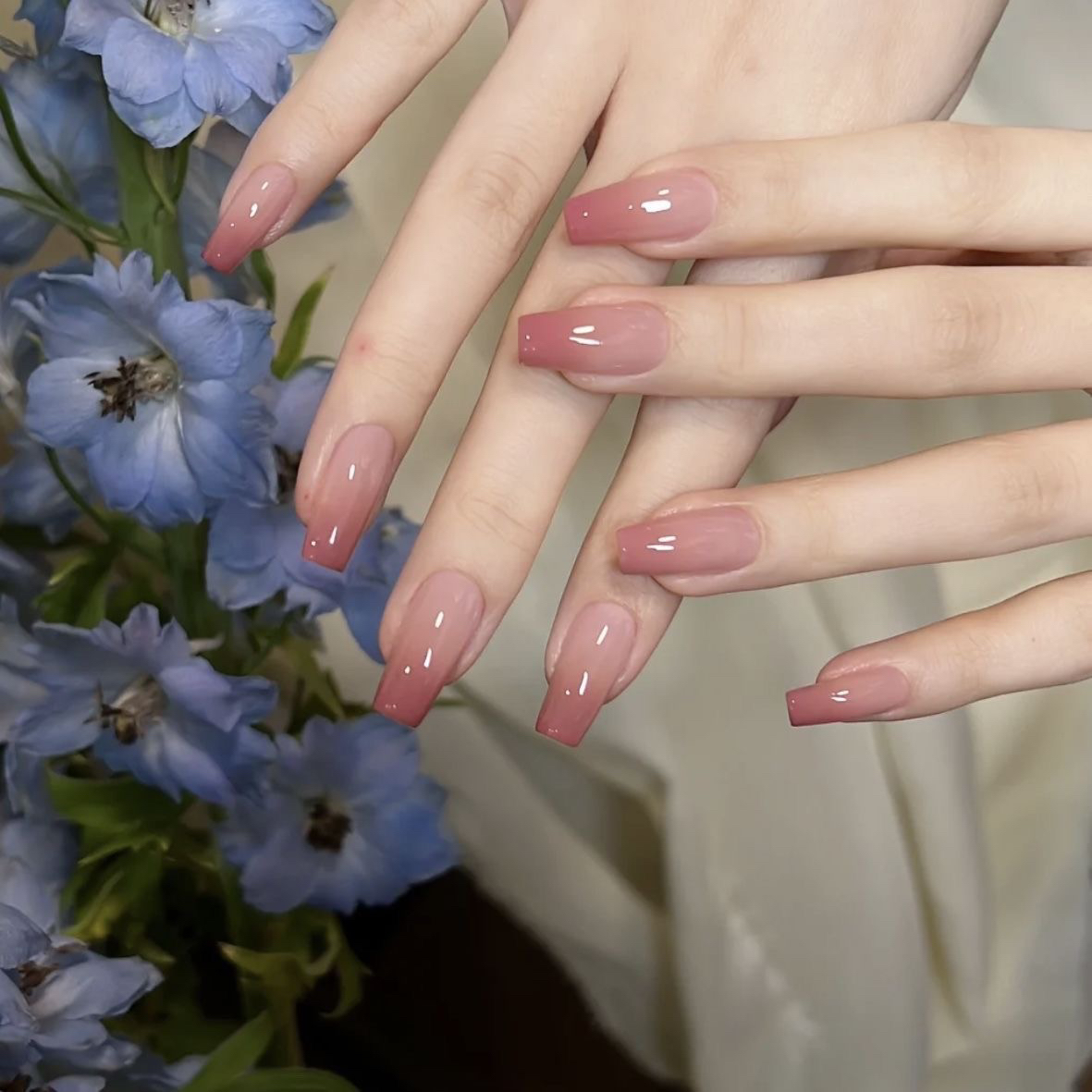 纯手工夏日水蜜桃渐变美甲冰透粉嫩穿戴甲纯欲风简约纯色指甲贴片