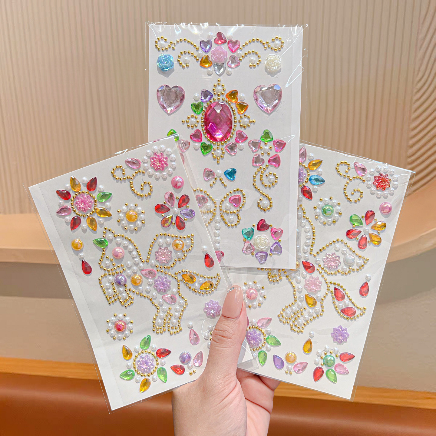 儿童舞台妆表演小马钻石贴纸公主水晶彩钻贴脸上贴宝宝女童装饰自粘贴