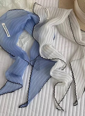 极简高级感蓝色条纹轻薄三角丝巾