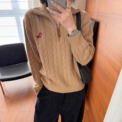 刺绣小马半拉链高领羊毛毛衣