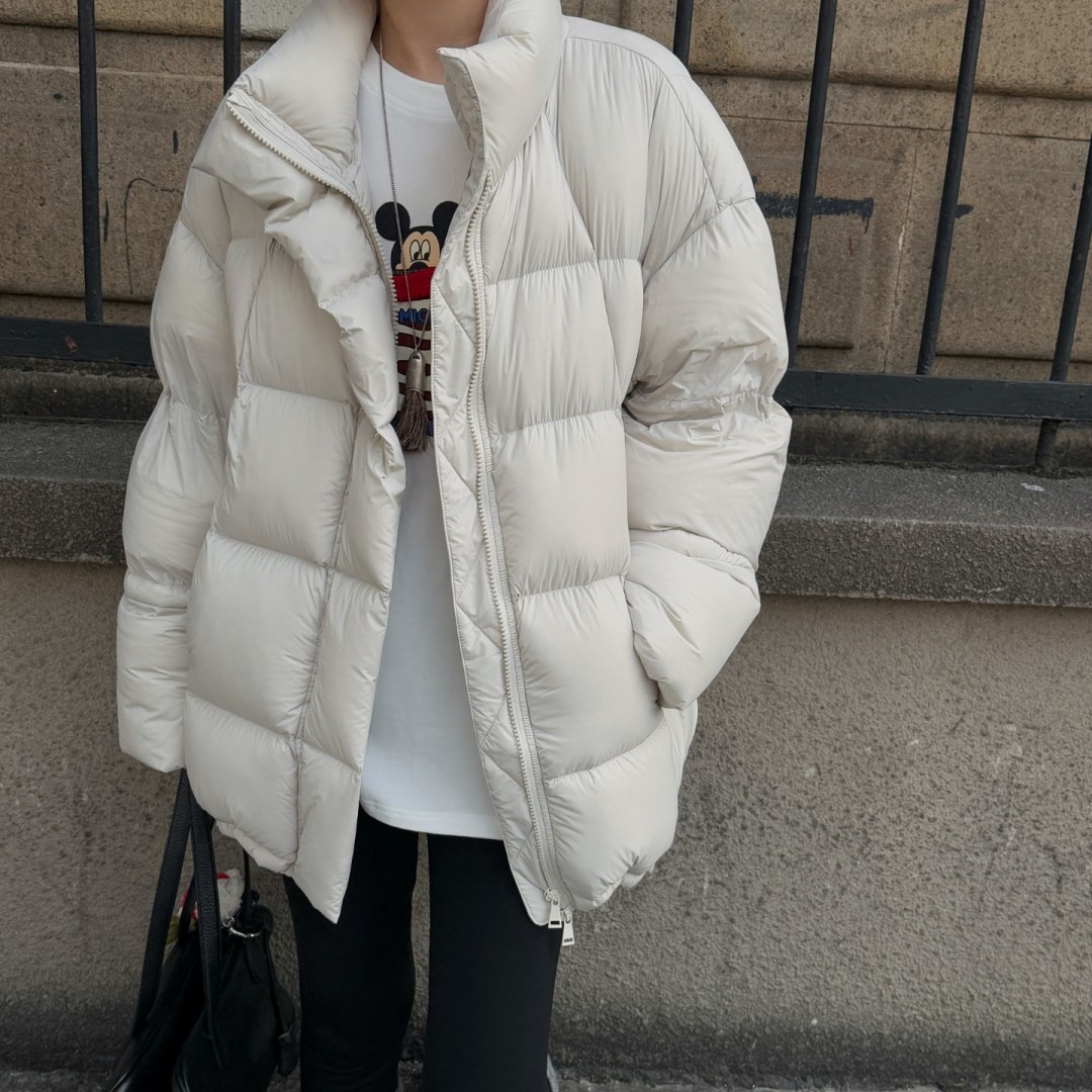立领泡芙白鹅绒羽绒服