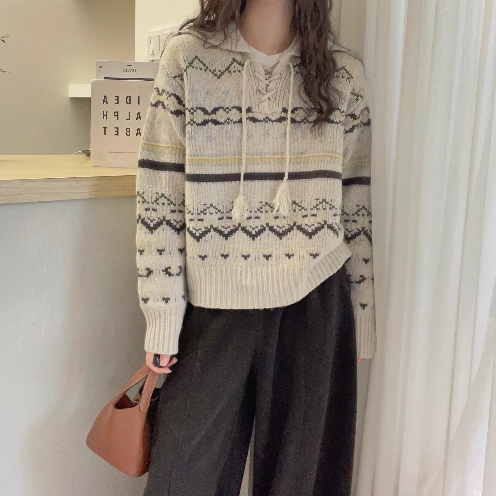 费尔岛提花系带翻领羊毛毛衣