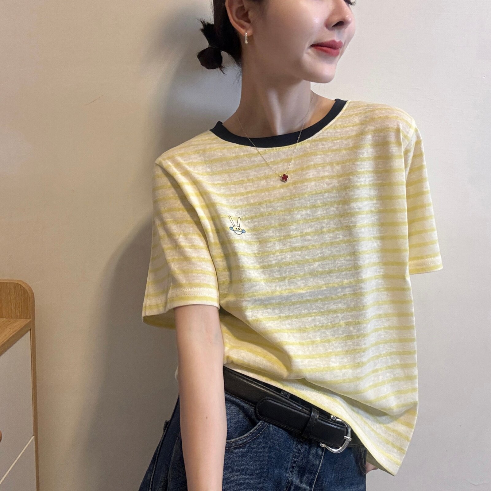 黄色条纹小兔子头像短袖T恤女2026夏装新款韩系休闲舒适薄款上衣