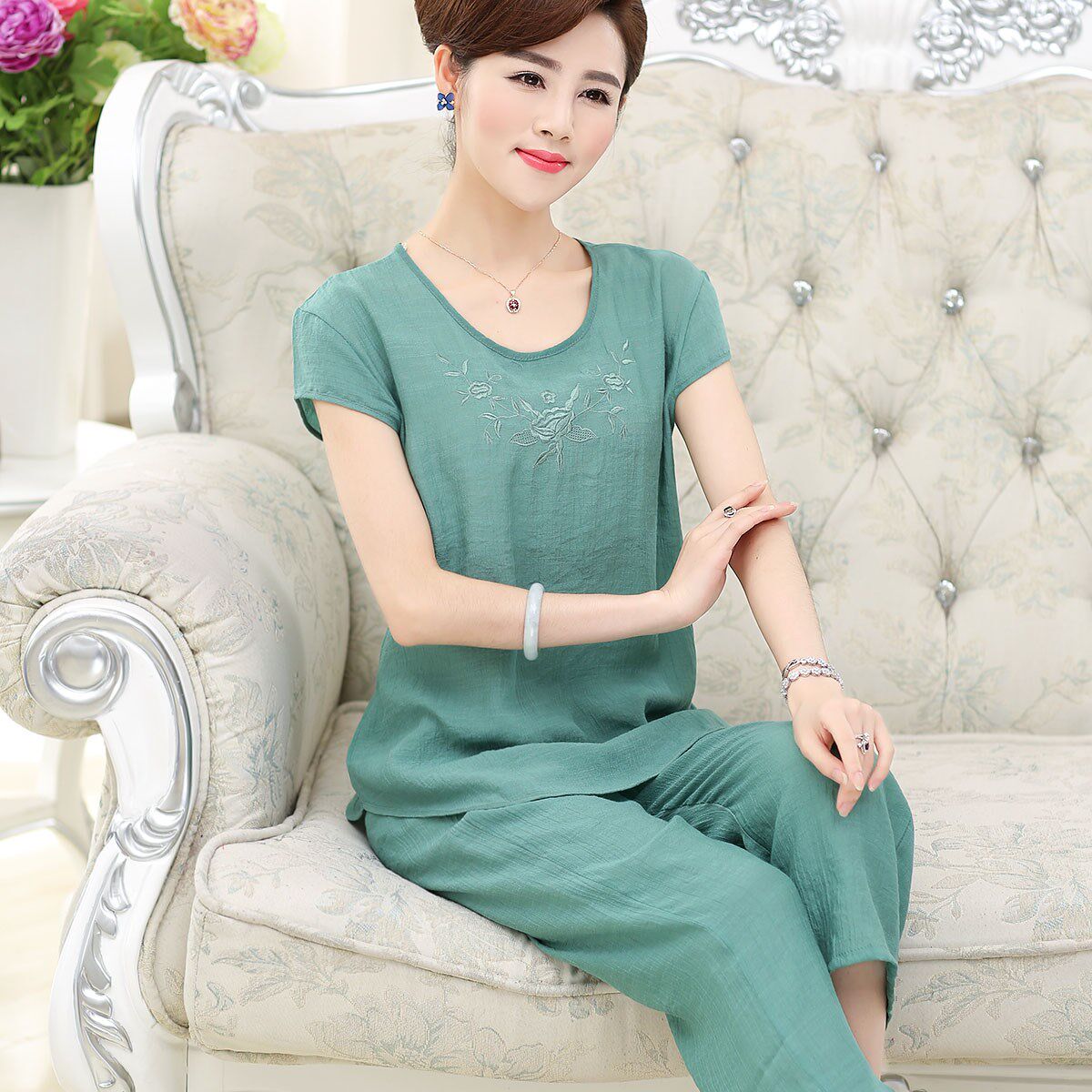 2019新款中老年人夏装服装妈妈夏季中年妇女士亚麻棉麻套装40岁50在类目 女装/女士精品, 中老年女装中 - 来自Buy2taobao.com提供专业的淘宝代购服务