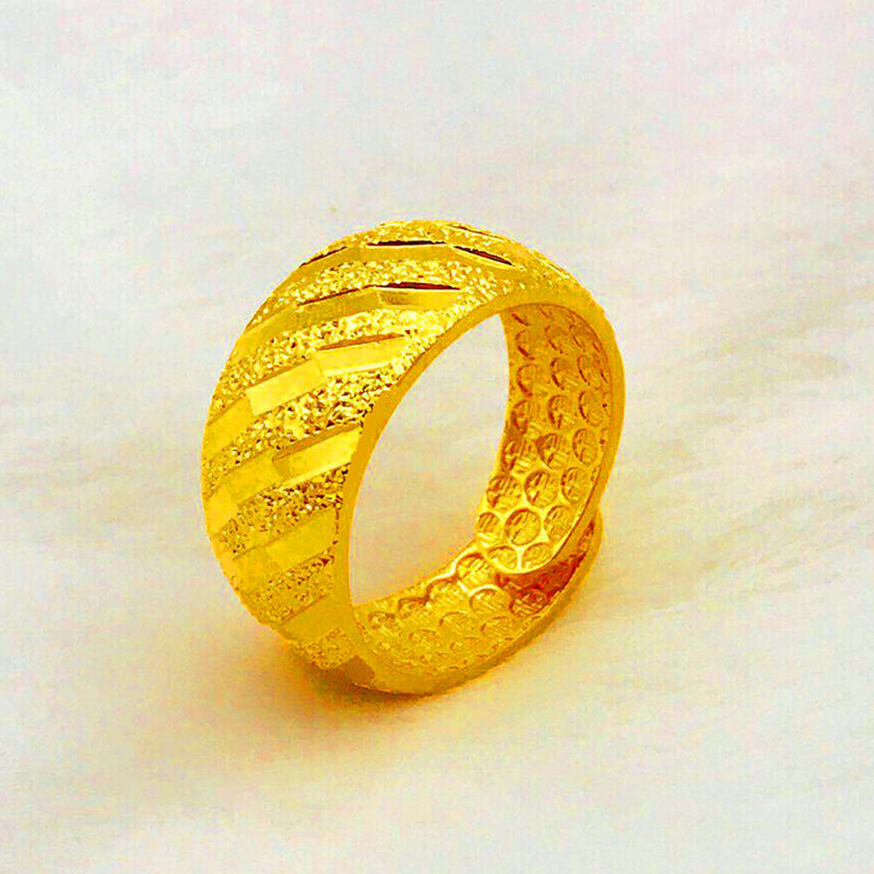 戒指男黄金假的大金道具婚庆结婚当天用的拍摄典礼假交换久不掉色