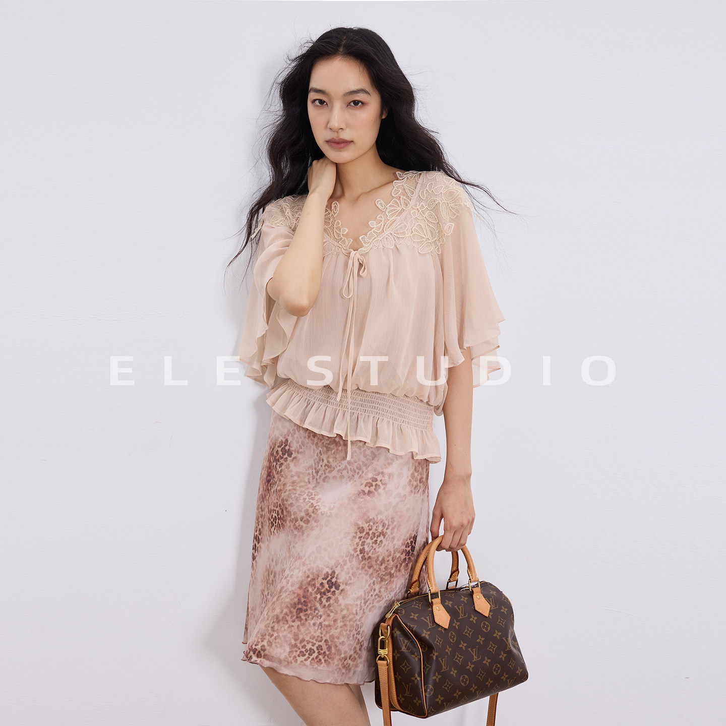 ELE甜椒 蕾丝拼接荷叶边短袖上衣
