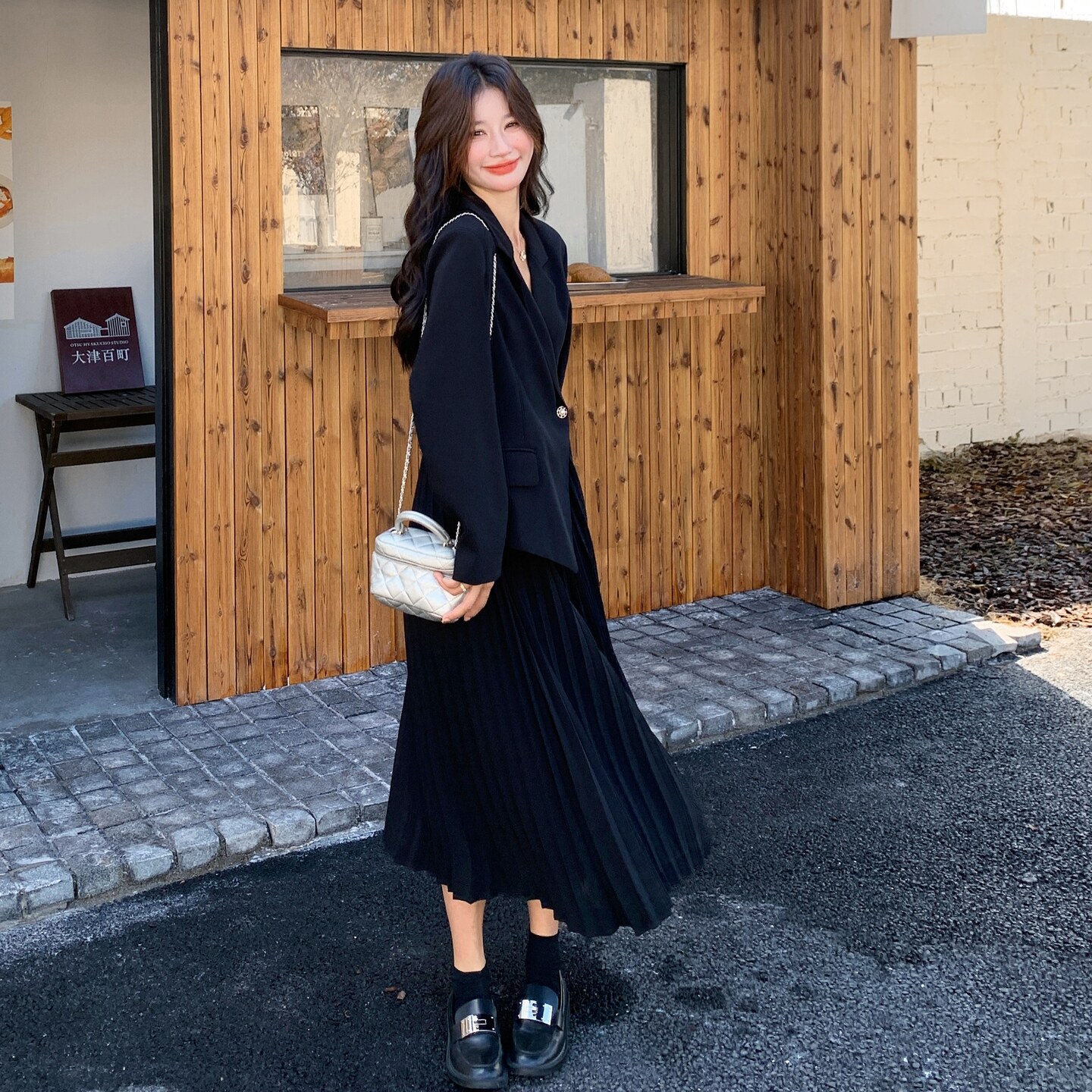 高级感黑色连衣裙女2025新款西装领收腰显瘦气质假两件百褶裙长款,女装连衣裙,2B148