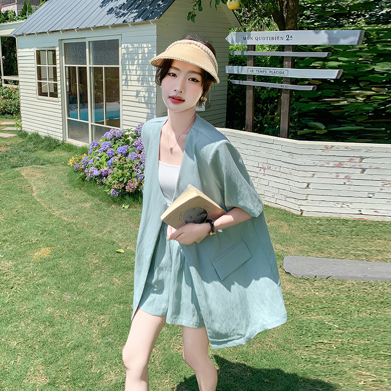 青蓝色气质短袖西装套装女2025年夏季新款薄款西服休闲短裤两件套