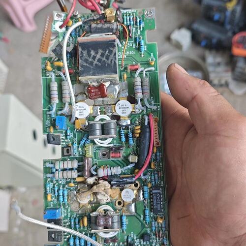 议价一个板子，RF1076AMP两个，MRF426两个可维修