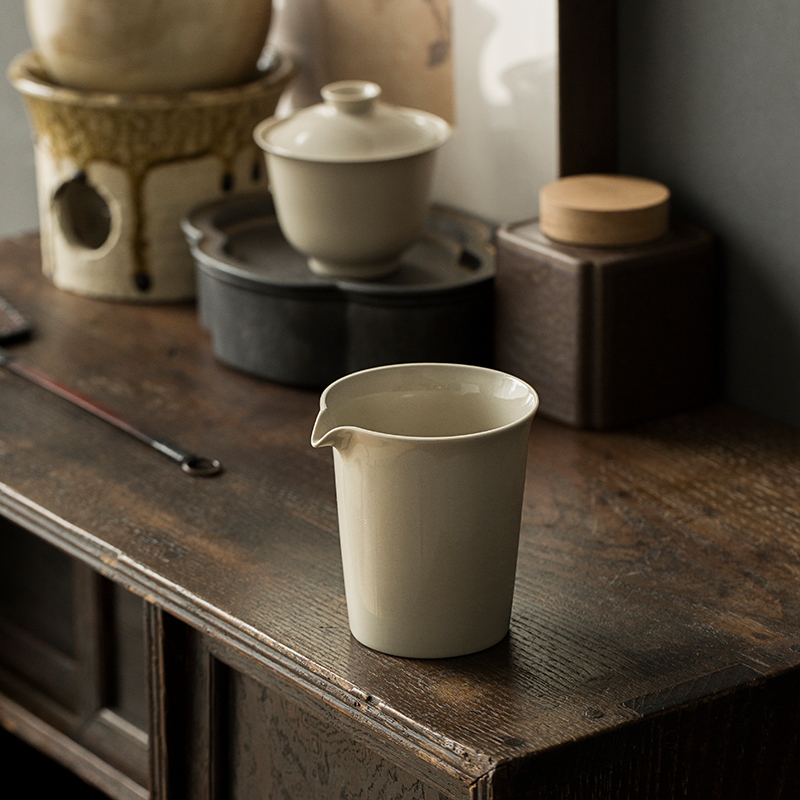 向美 草木灰公道杯陶瓷加厚耐热家用 手工匀杯功夫茶具日式分茶器,餐饮具,公道杯,淘宝优惠券,粉丝福利购,淘宝优惠卷