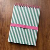 B5空白本绘画素描本撞色封皮自带皮筋绑带和笔插高克重180克