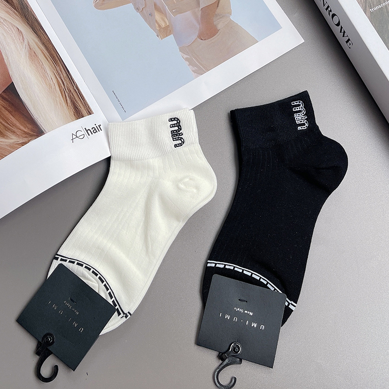 新品网红黑白MN刺绣短袜女简约精梳棉ins潮撞色线条设计款低帮袜