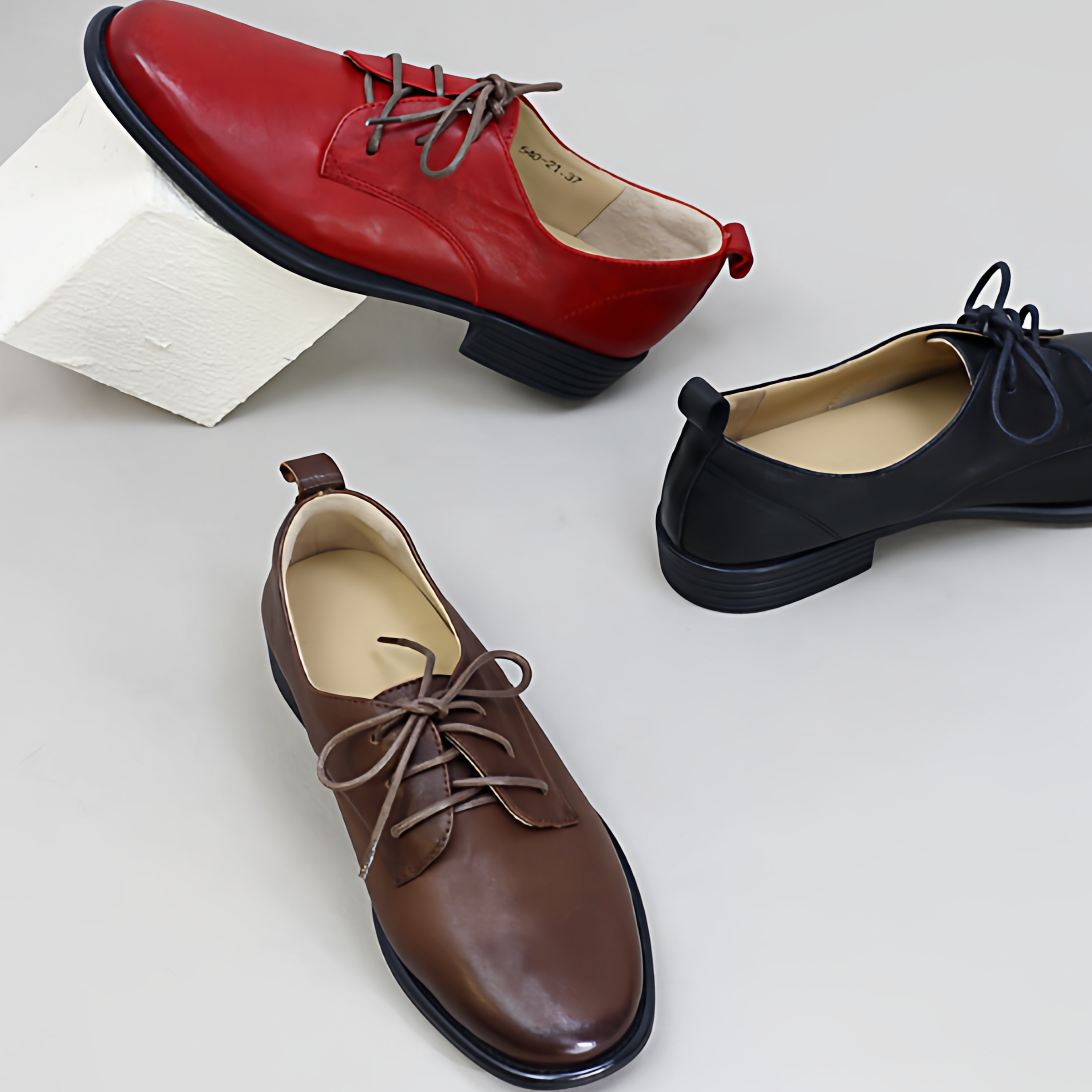 复古马皮圆头低跟单鞋