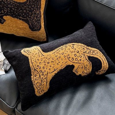 新中式中古风艺术家黑豹抱枕客厅沙发装饰超软腰靠垫卧室床头靠枕
