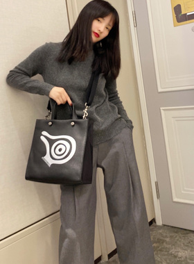 新款时尚百搭单肩斜挎包女简约休闲小众设计感9102