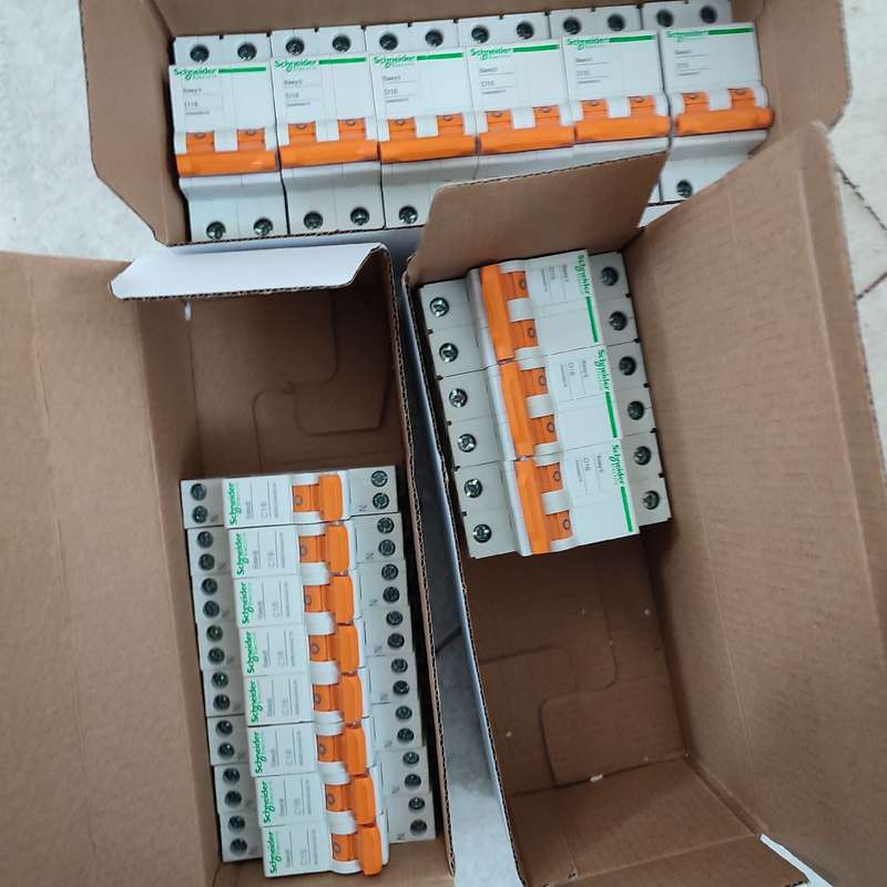 可维修-施耐德EASY9系列空气开关断路器-询价